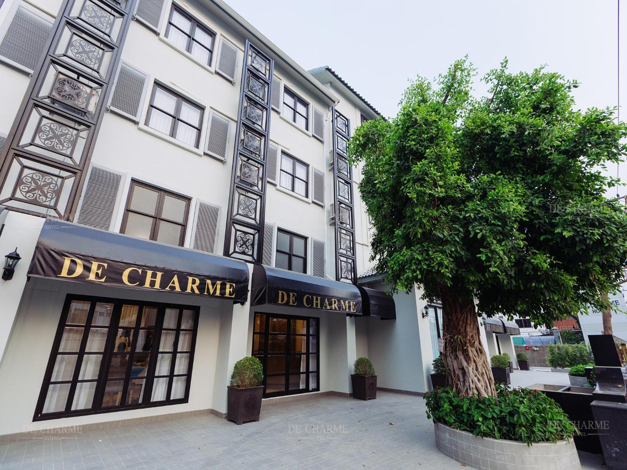 Decharme Hotel 4*